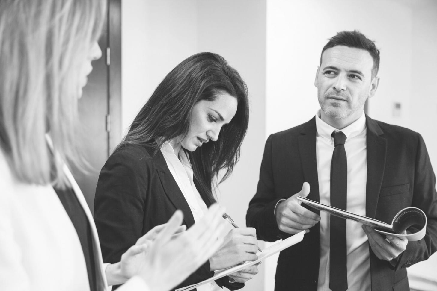 Pendekatan realistis dalam edukasi investasi